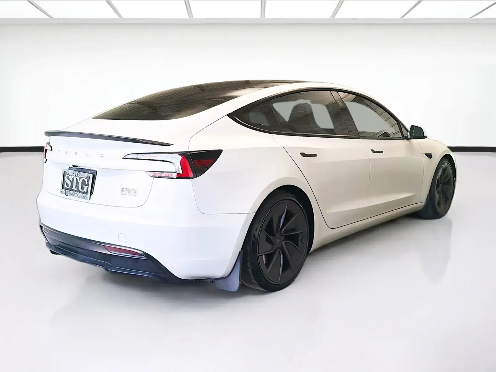 2024 Tesla Model 3 Performance photo 4