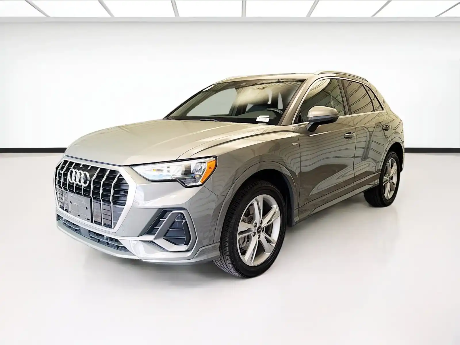 2021 Audi Q3 45 TFSI S Line Premium quattro's photo