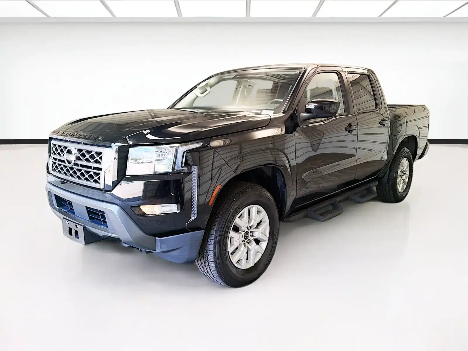 2022 Nissan Frontier SV Crew Cab 4X4 SWB's photo