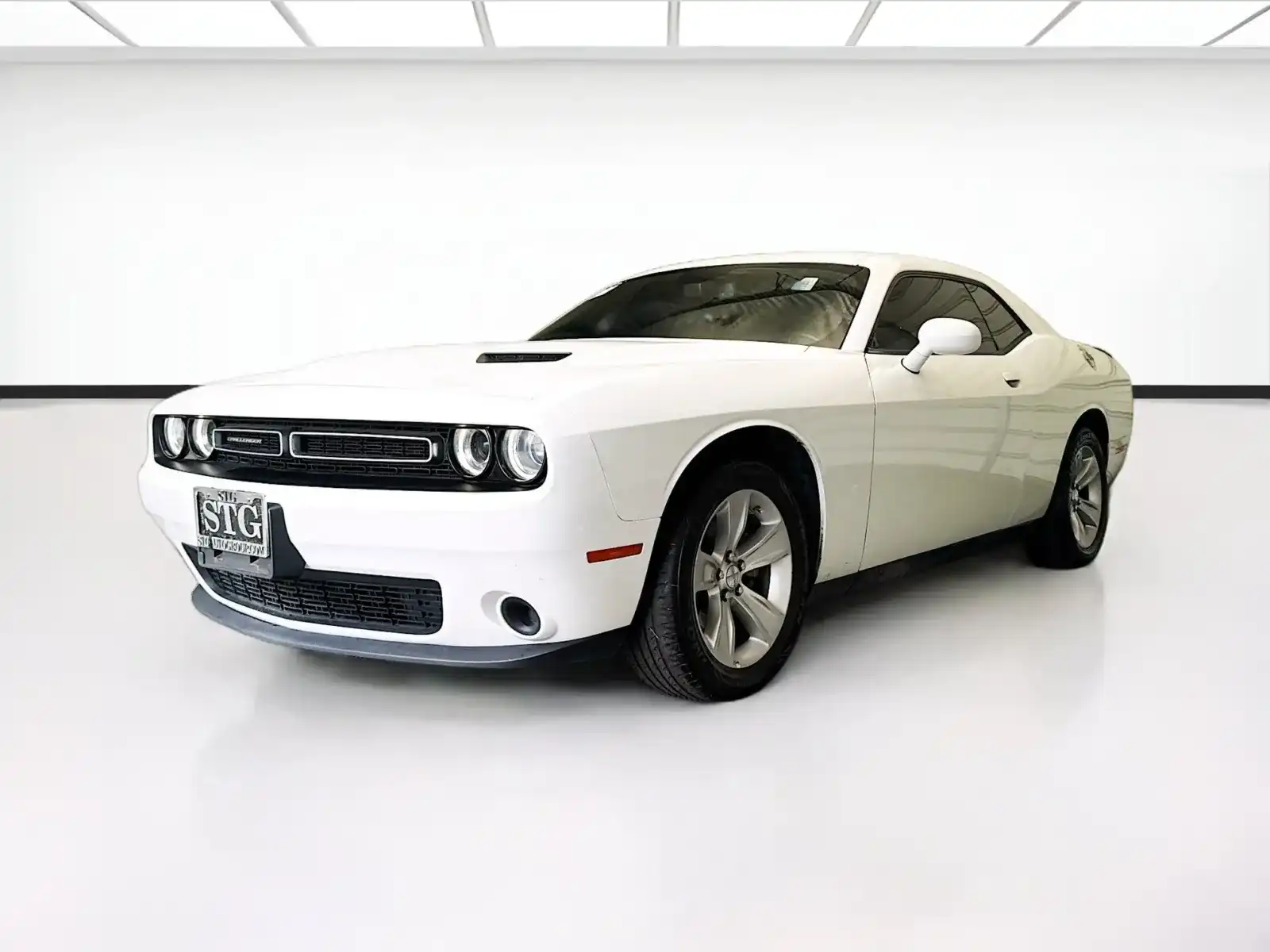 2023 Dodge Challenger SXT Auto's photo
