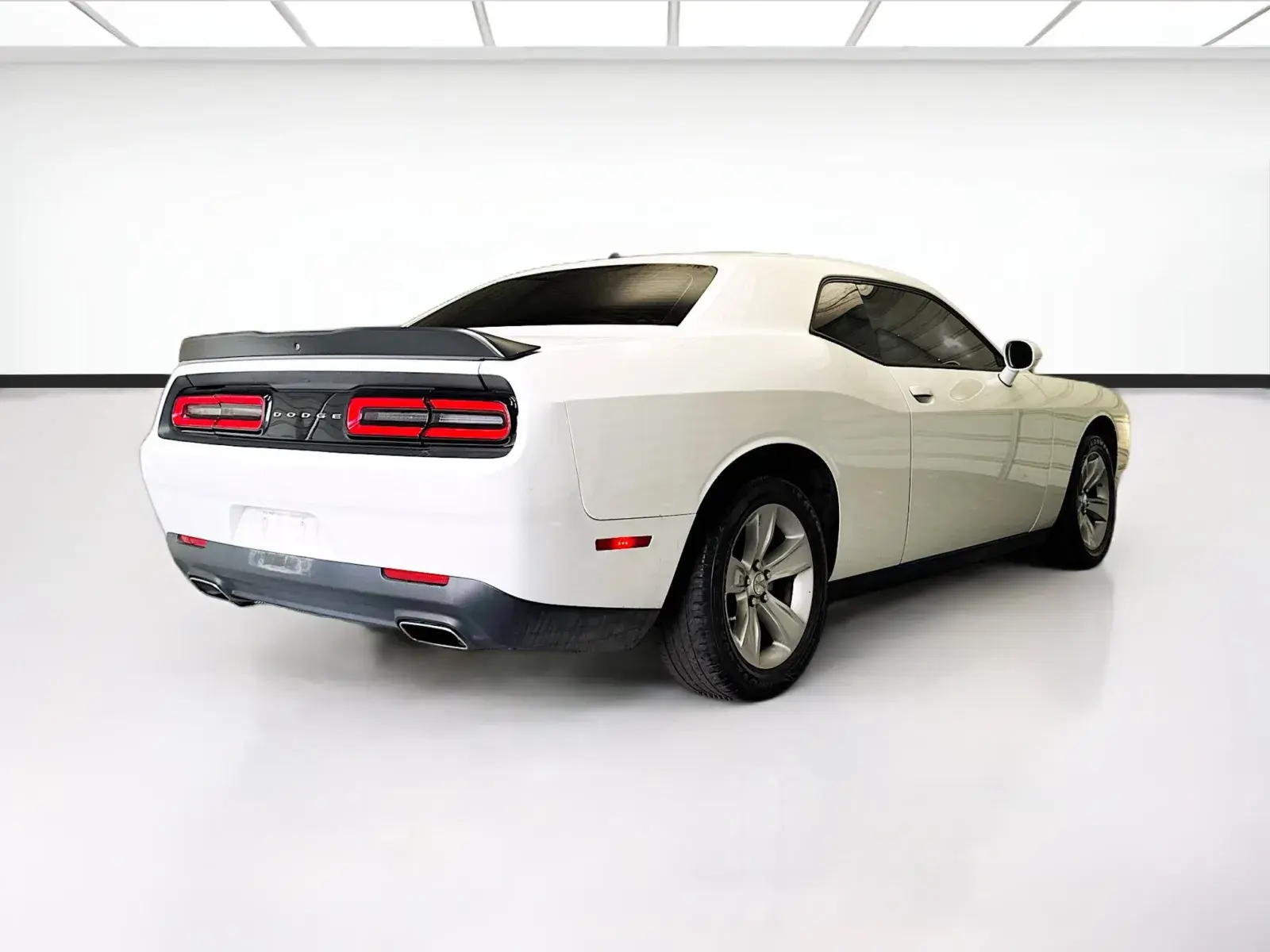 2023 Dodge Challenger SXT Auto photo 4
