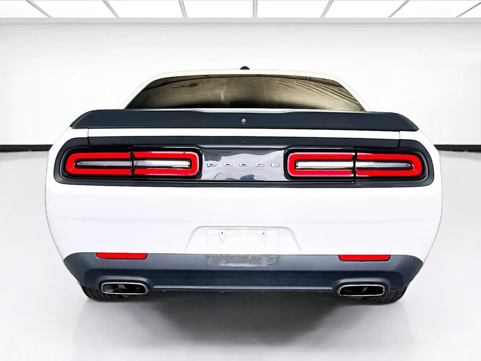 2023 Dodge Challenger SXT Auto photo 5