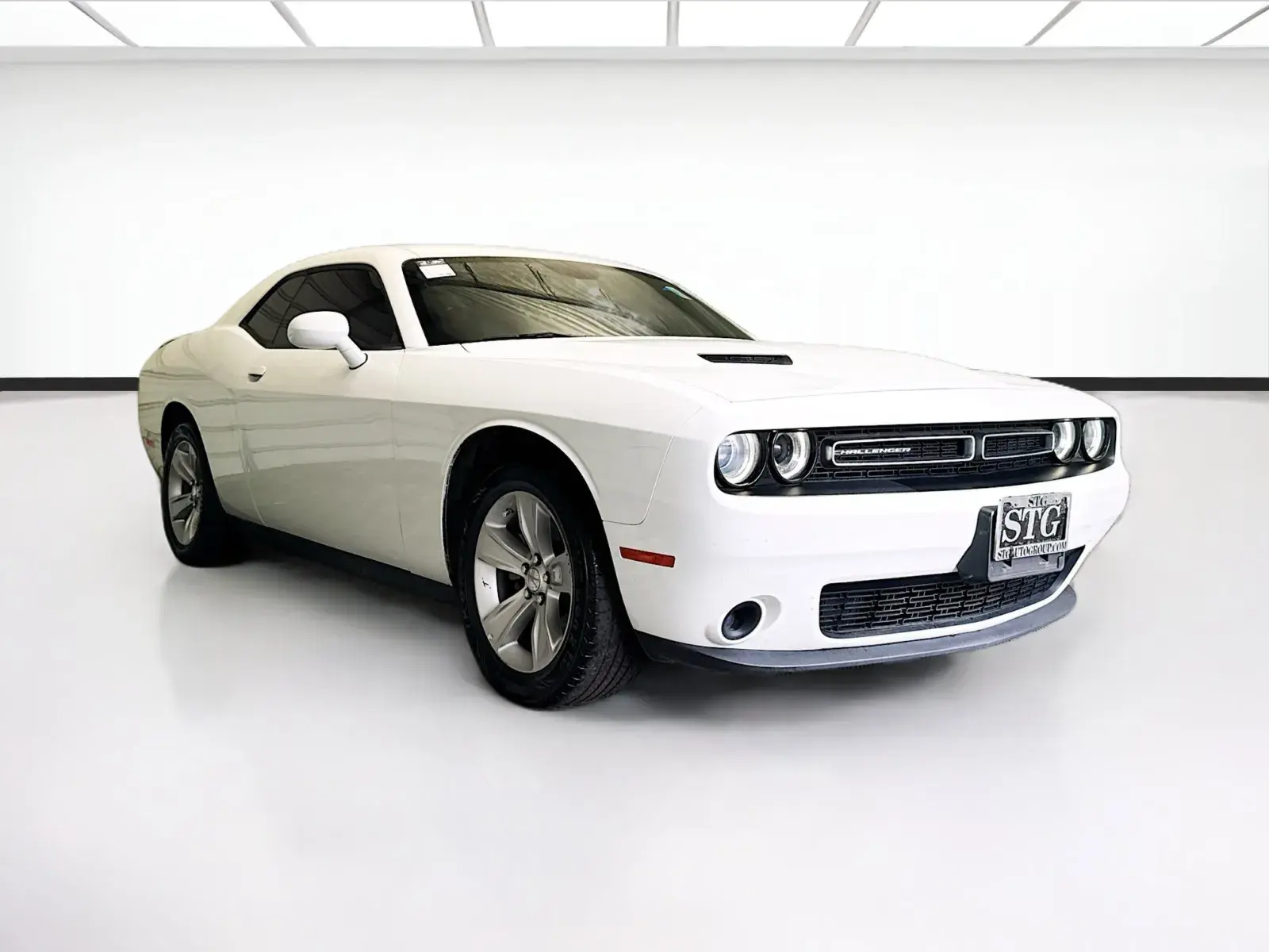2023 Dodge Challenger SXT Auto photo 3