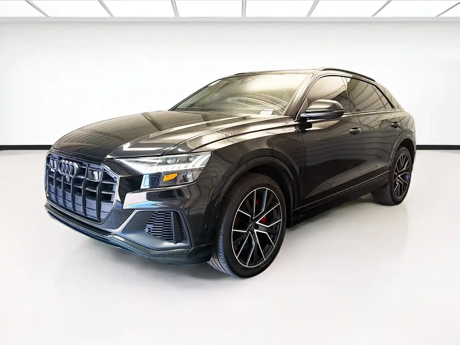 2023 Audi SQ8 Prestige's photo