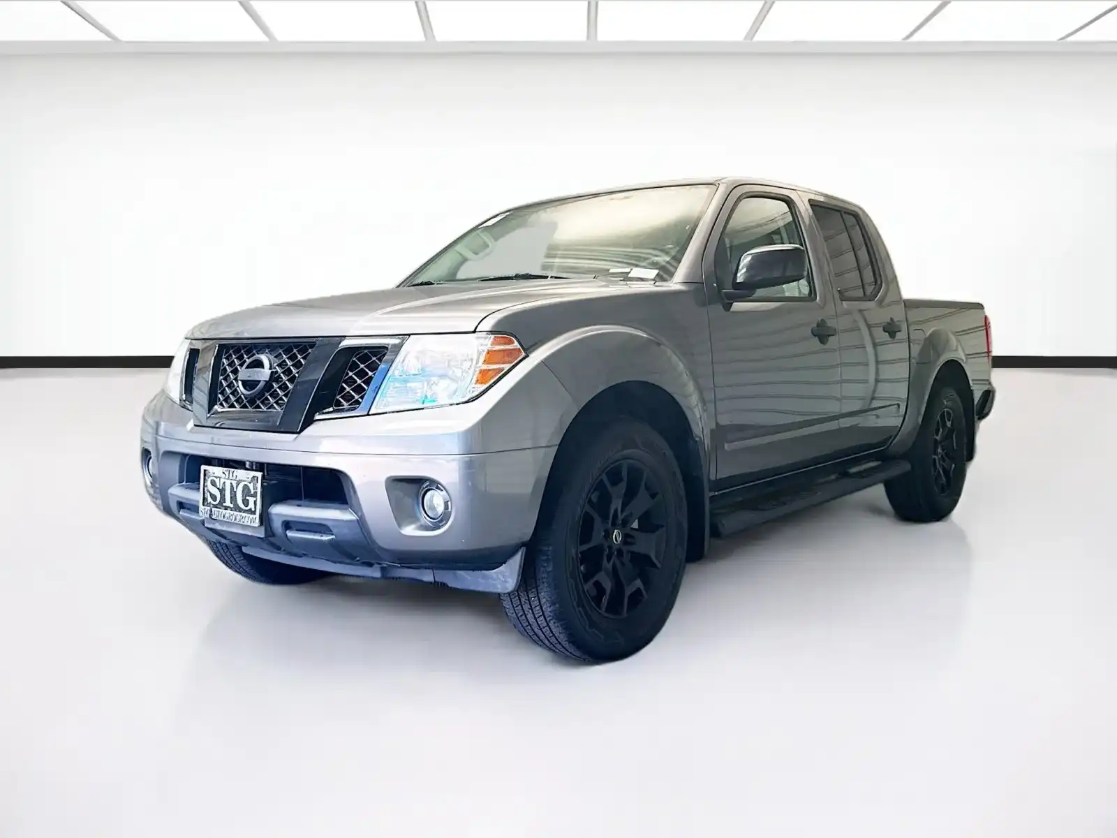2020 Nissan Frontier SV Crew Cab 4X2 SWB's photo