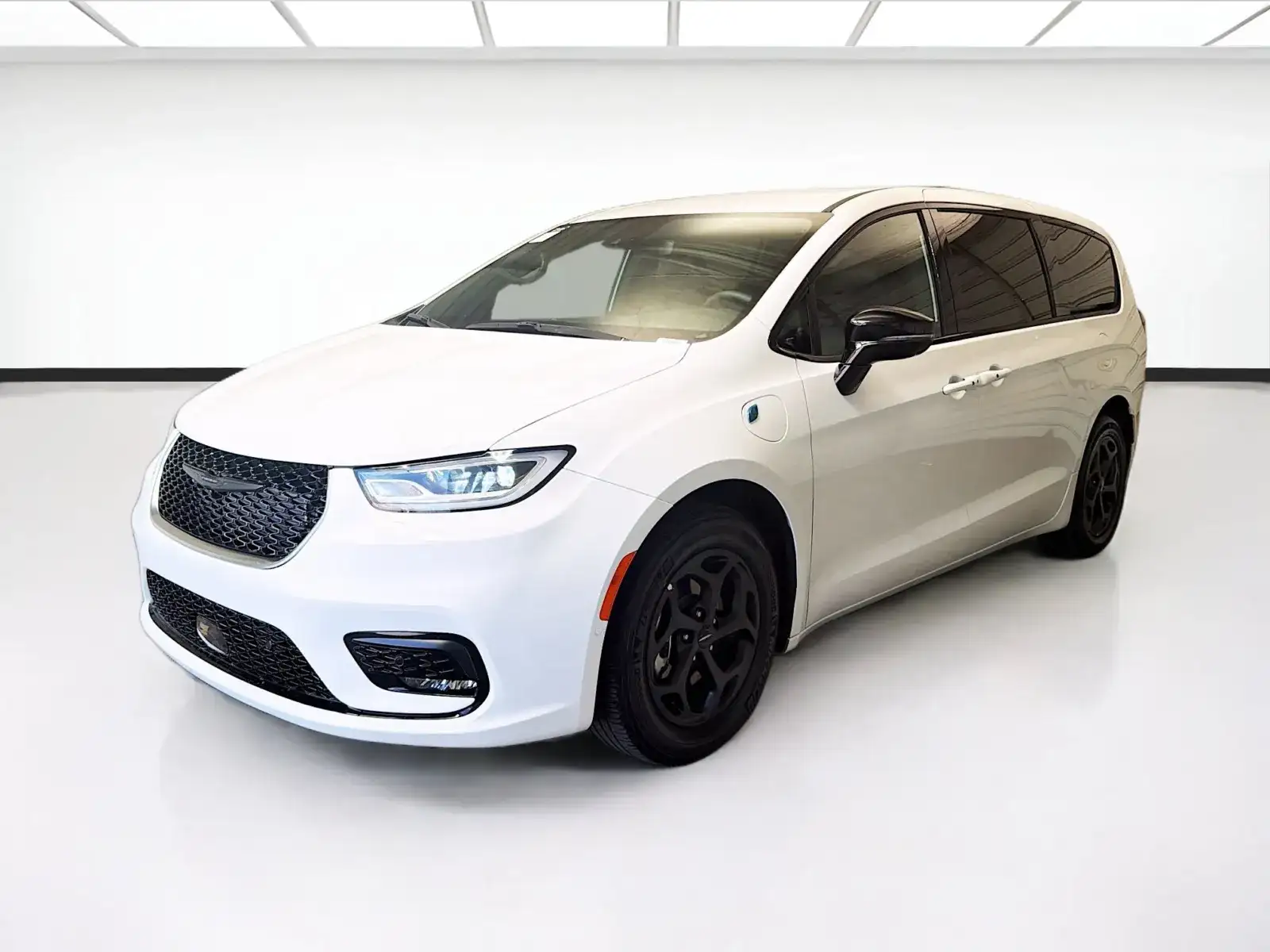 2024 Chrysler Pacifica Hybrid Select S-Appearance PHEV's photo