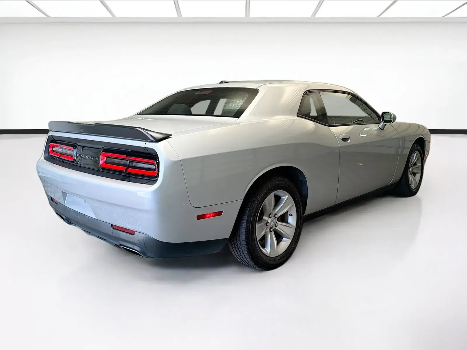 2023 Dodge Challenger SXT Auto photo 4