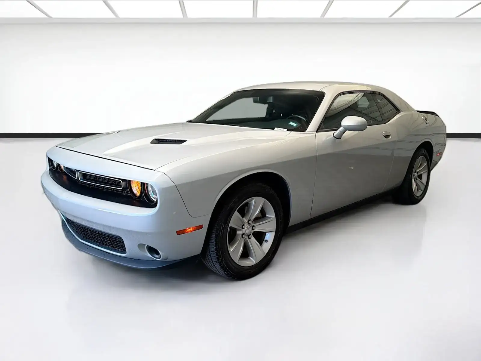2023 Dodge Challenger SXT Auto's photo