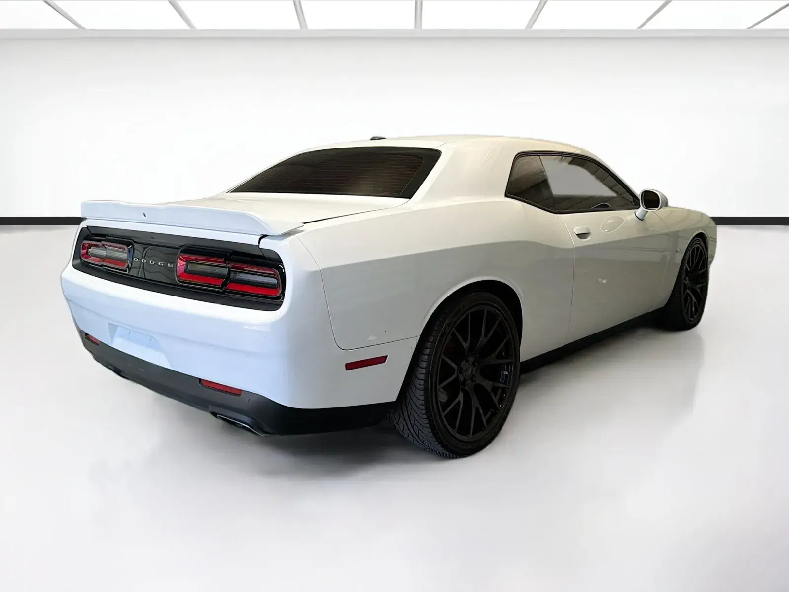 2022 Dodge Challenger R/T photo 4