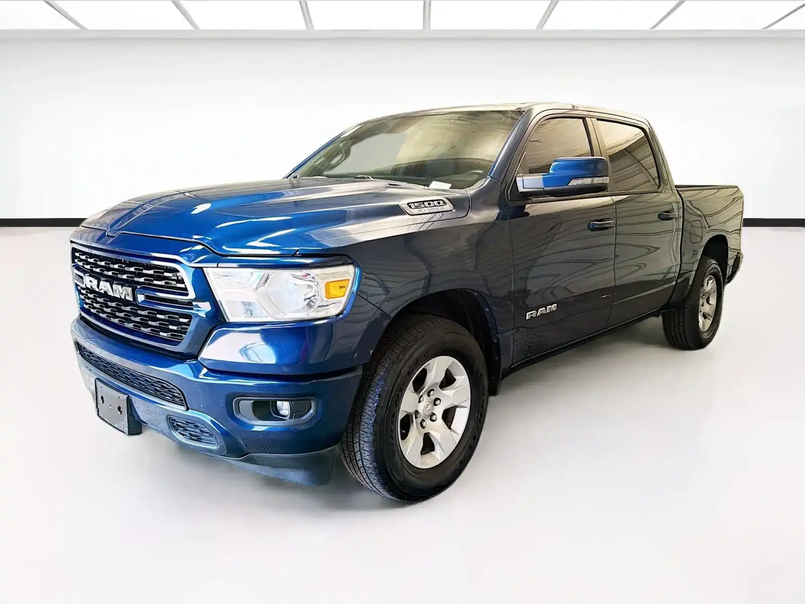 2023 RAM 1500 Big Horn/Lone Star 4x4 Crew Cab 5'7's photo