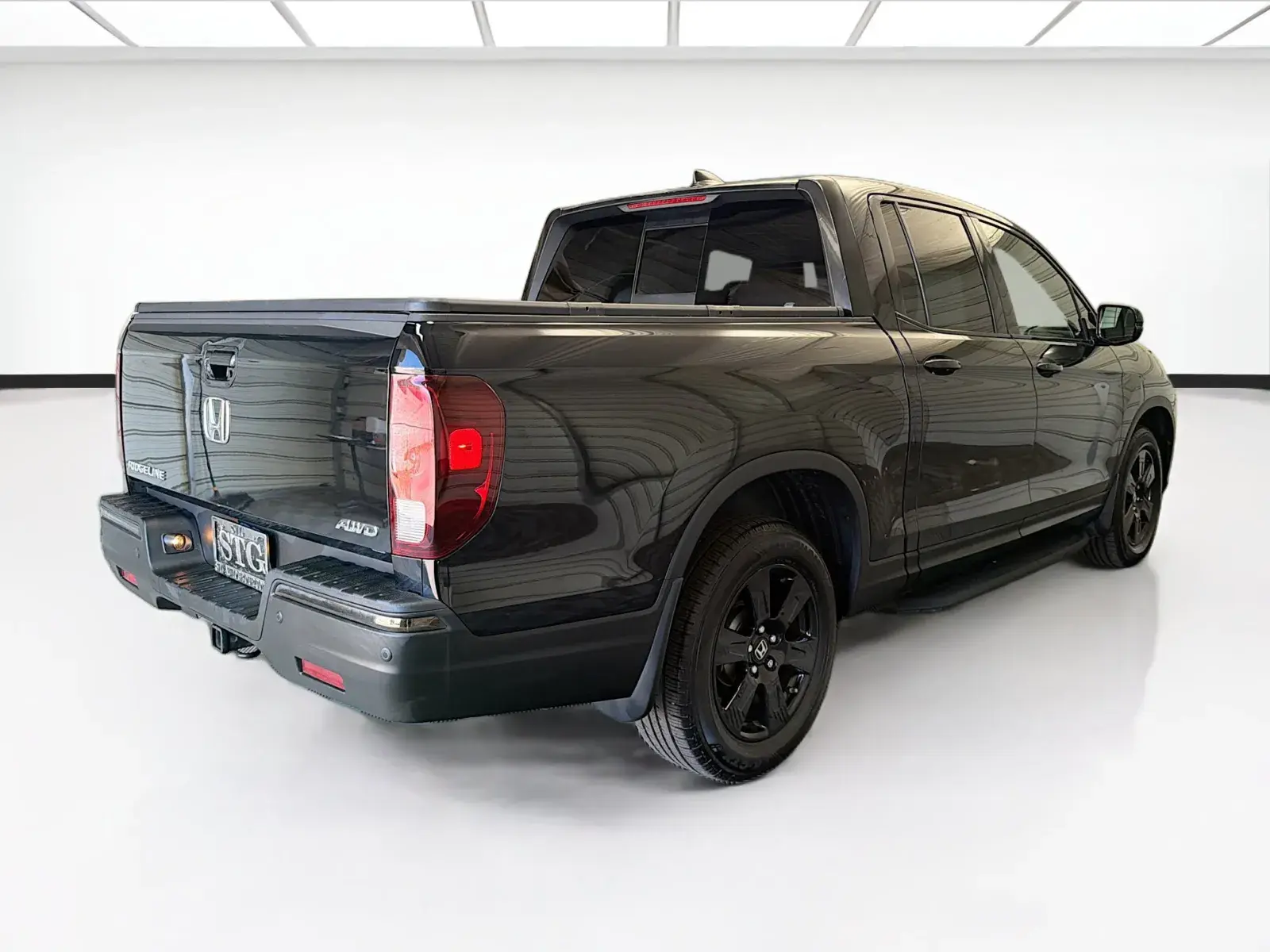 2017 Honda Ridgeline Black Edition photo 4