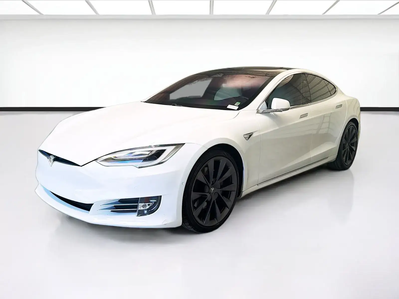 2020 Tesla Model S Long Range Plus photo 1