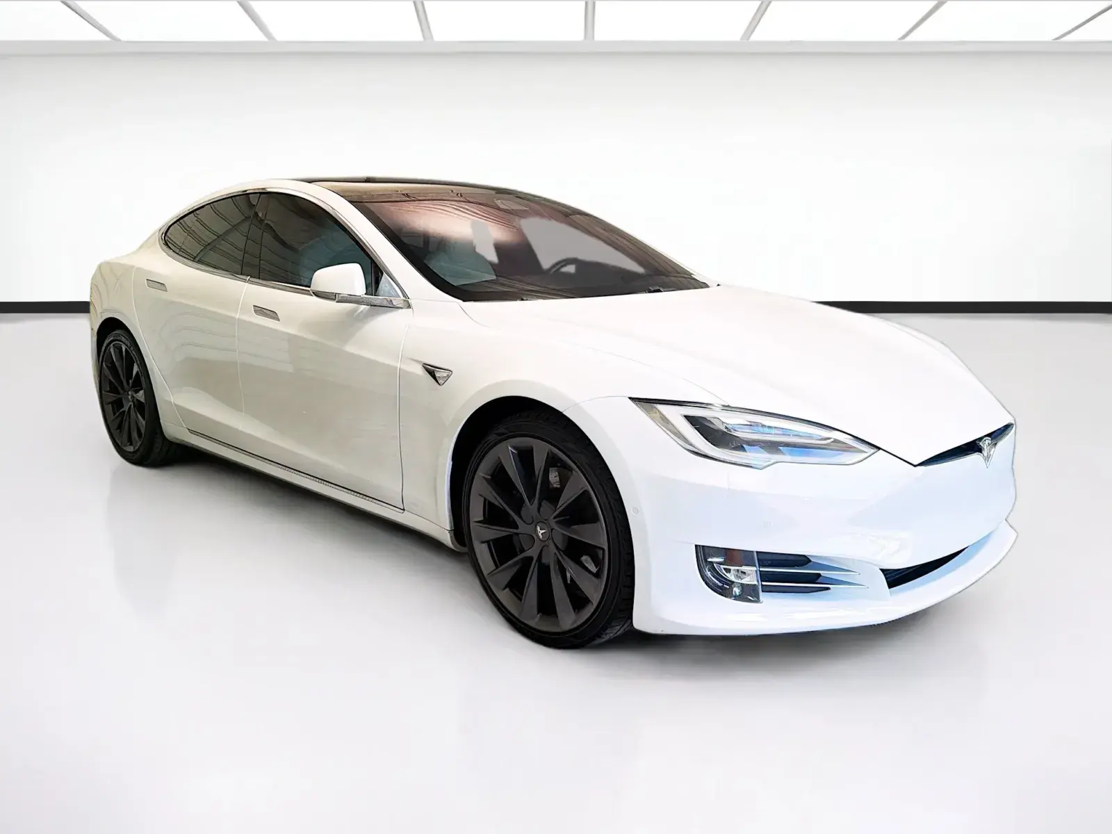 2020 Tesla Model S Long Range Plus photo 3