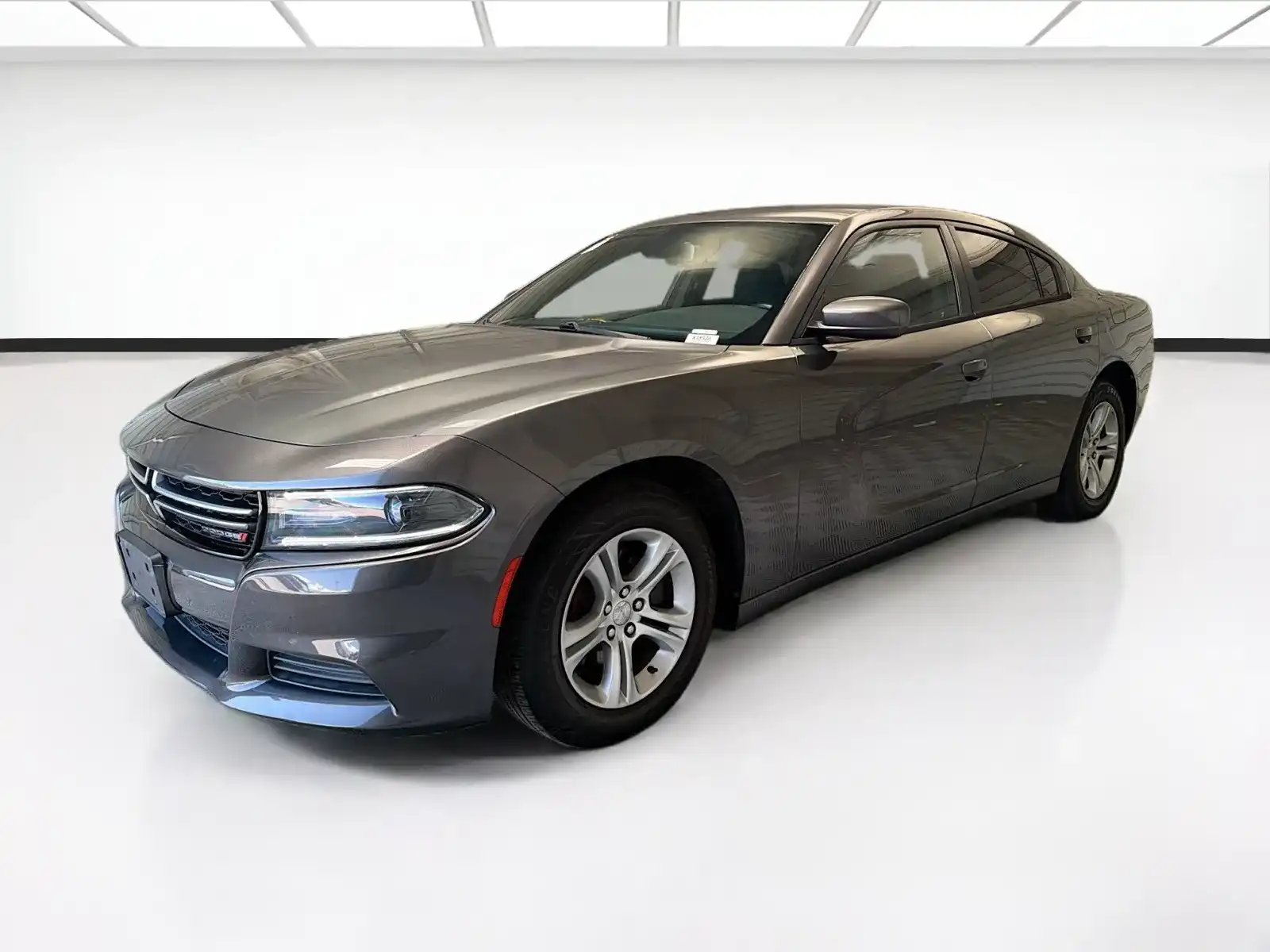2015 Dodge Charger SE's photo