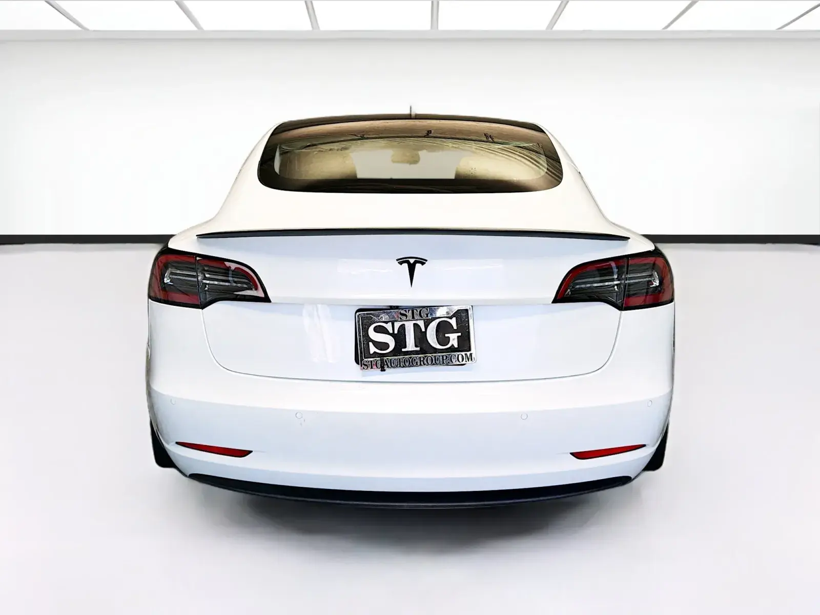 2020 Tesla Model 3 Standard Range Plus photo 5