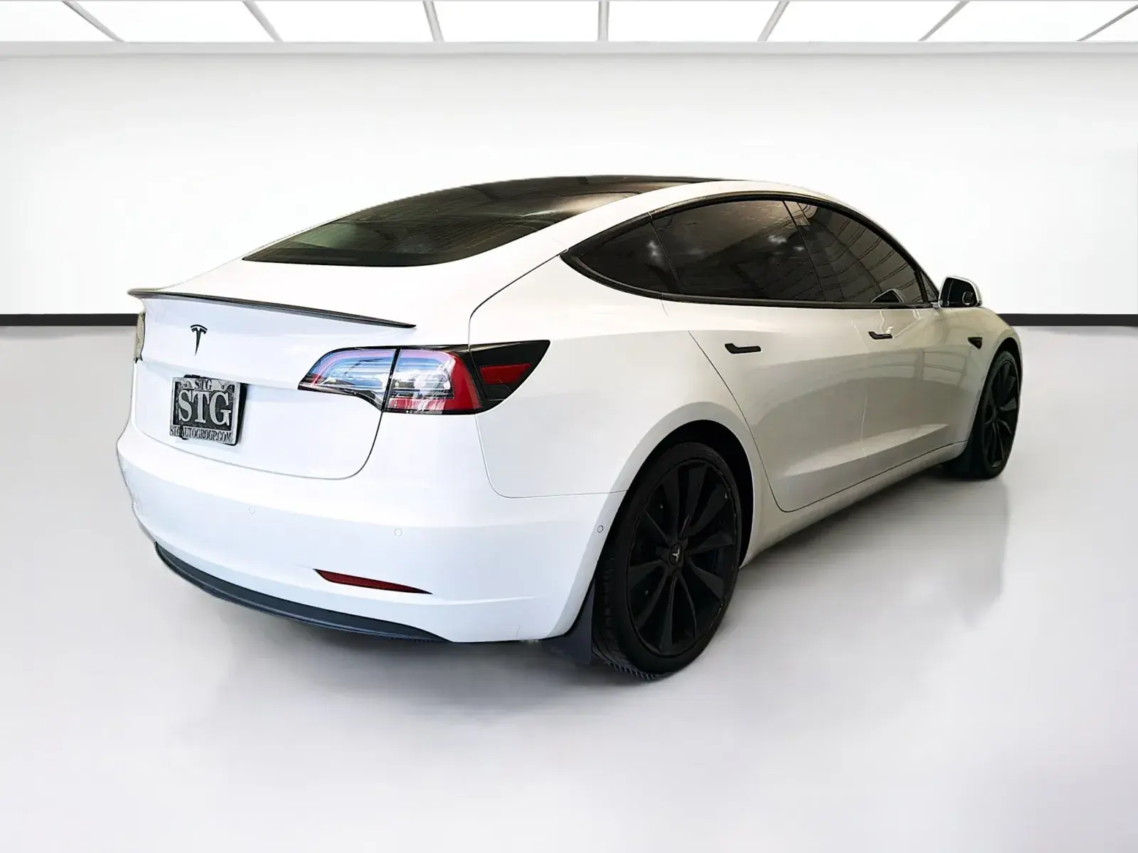2020 Tesla Model 3 Standard Range Plus photo 4