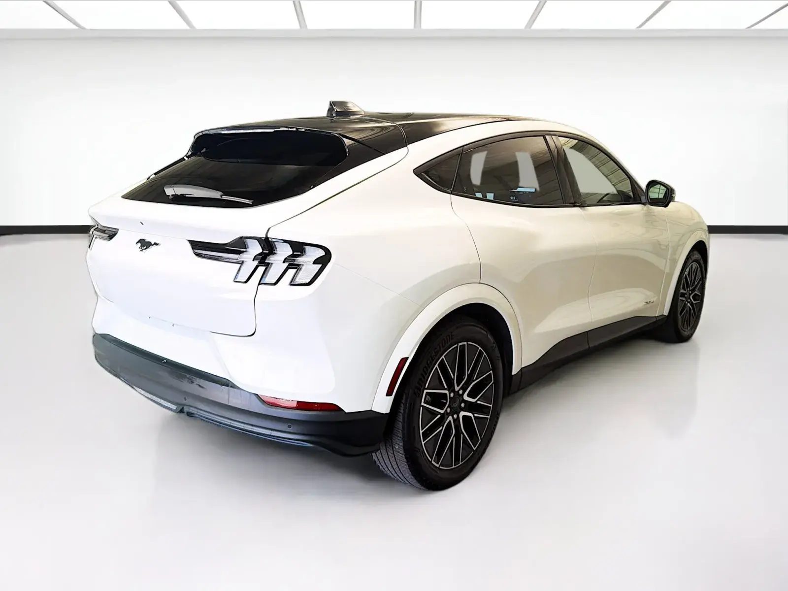 2025 Ford Mustang-Mach-e Premium photo 4