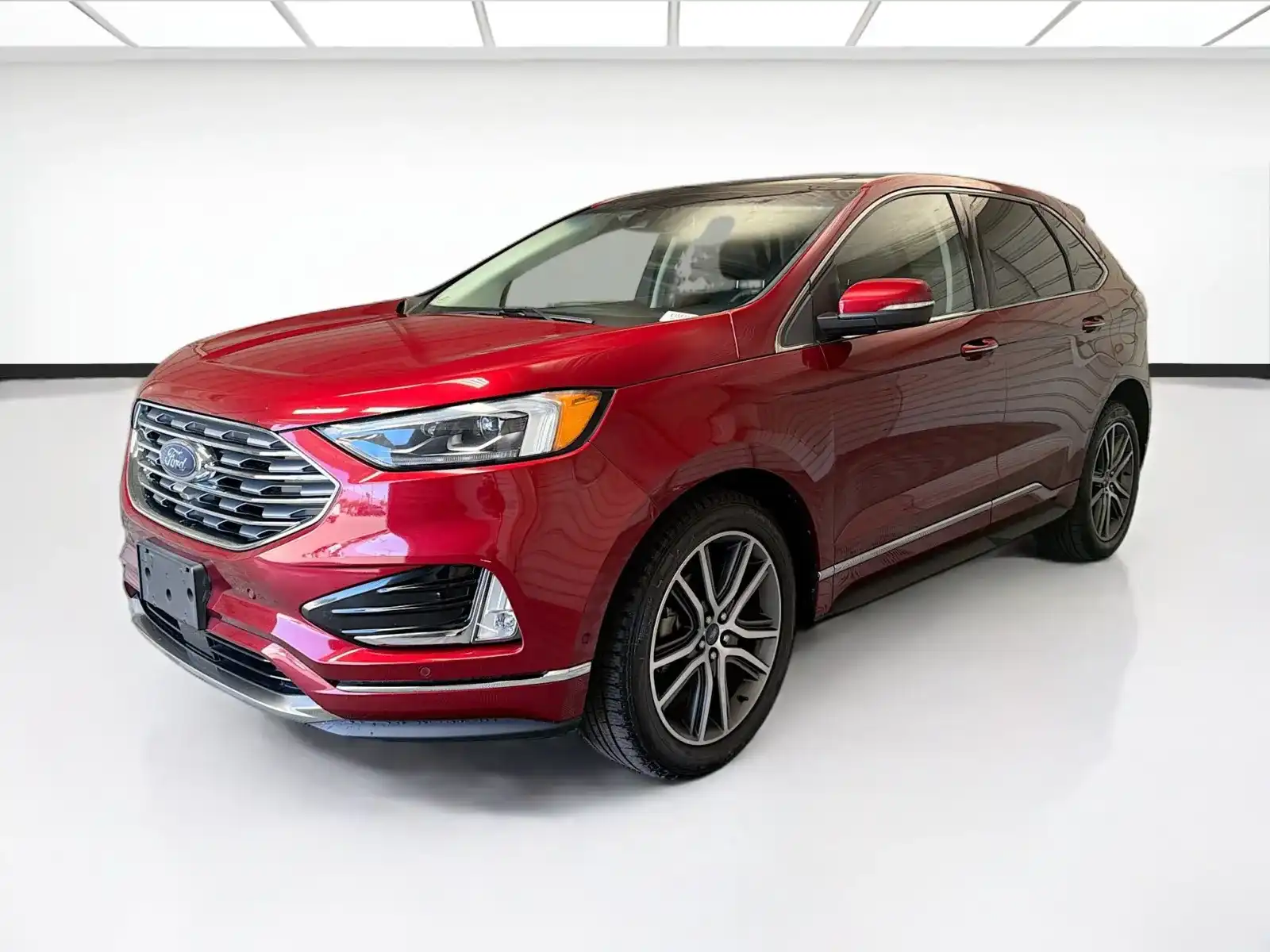 2019 Ford Edge Titanium's photo