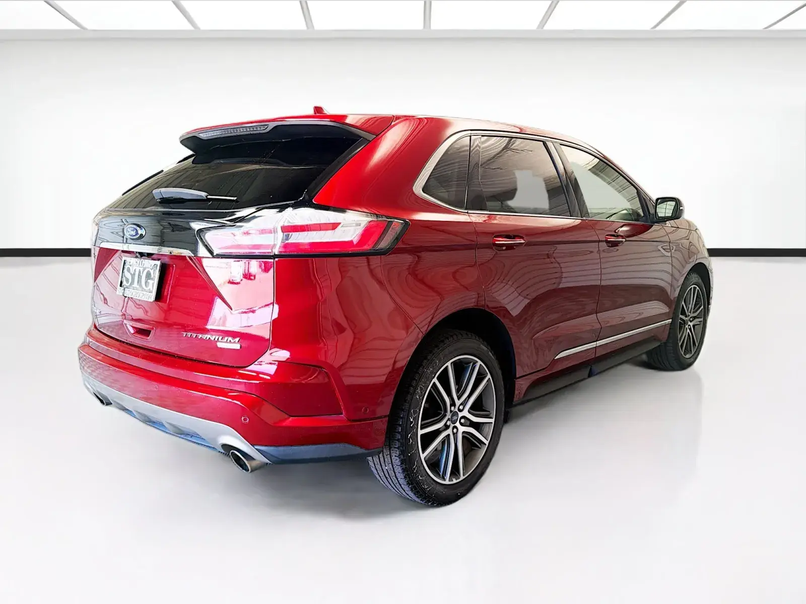 2019 Ford Edge Titanium photo 4