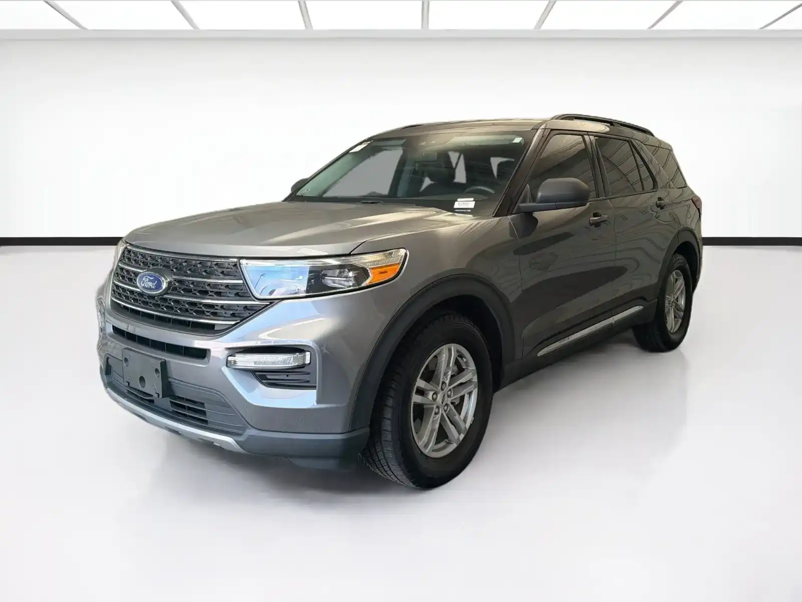 2022 Ford Explorer XLT RWD's photo
