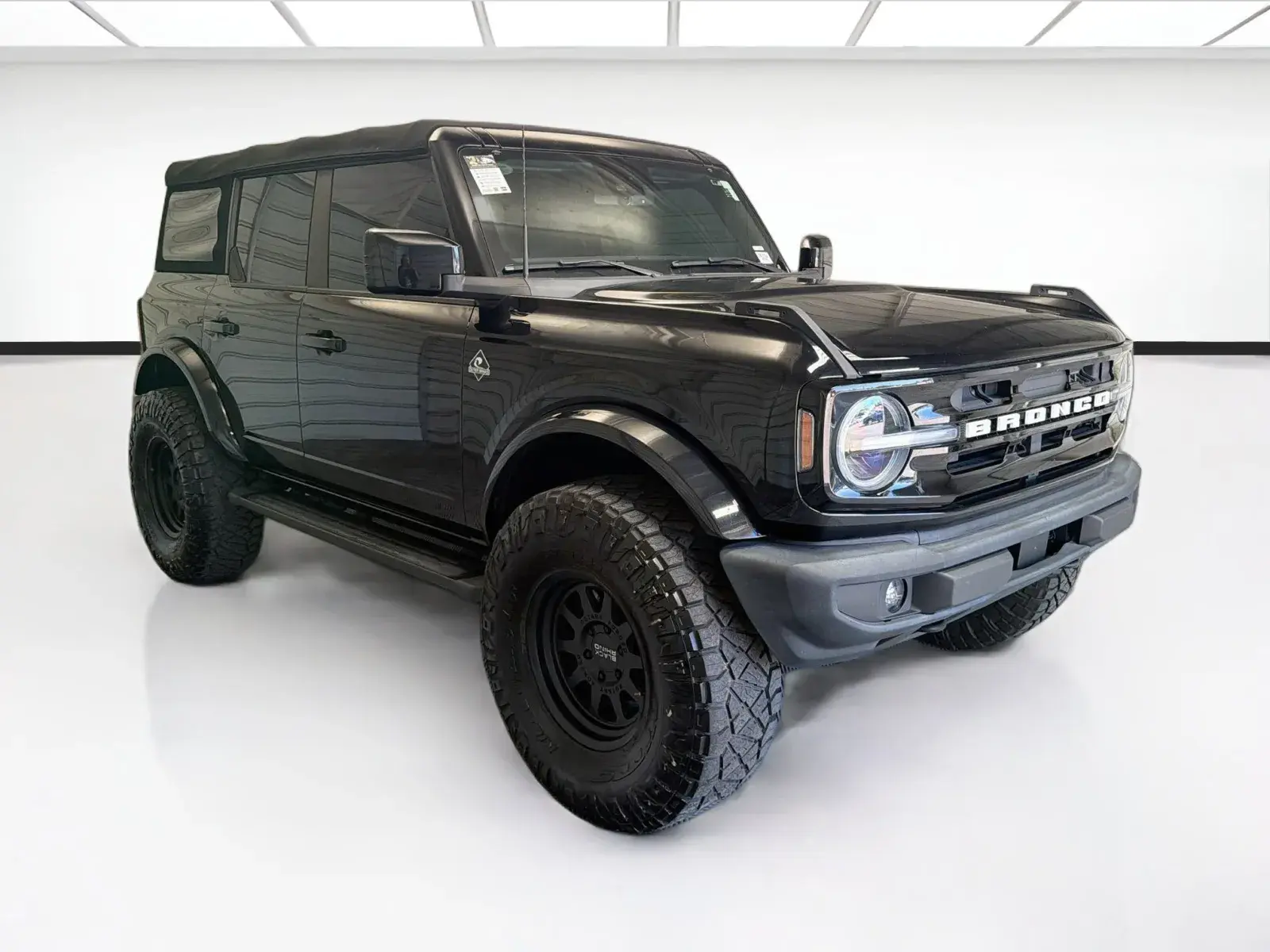2022 Ford Bronco Outer Banks 4WD photo 3