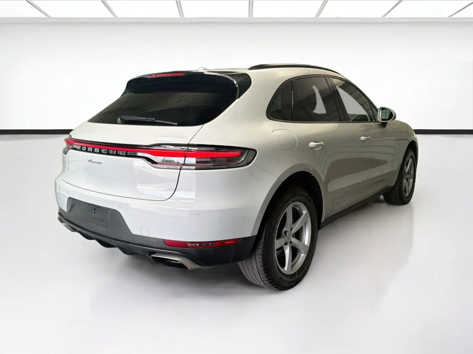 2021 Porsche Macan Base photo 4