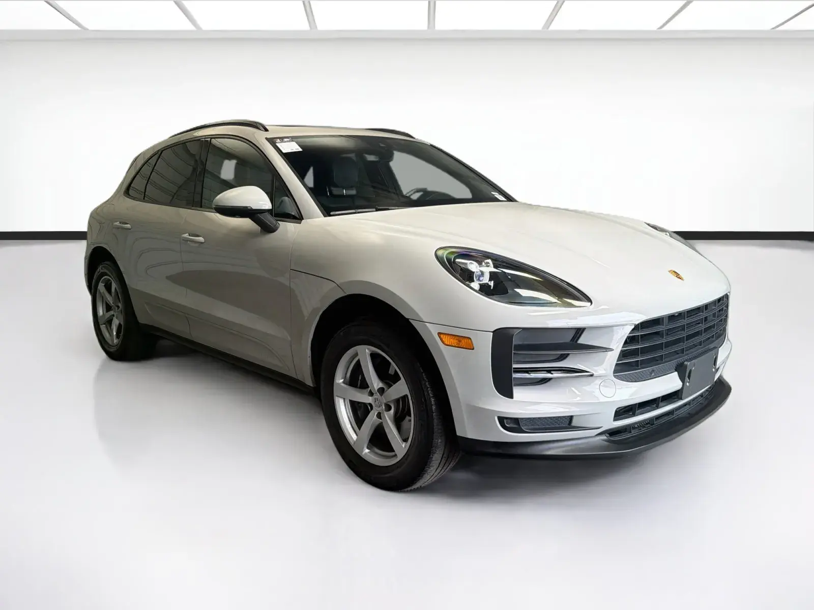 2021 Porsche Macan Base photo 3
