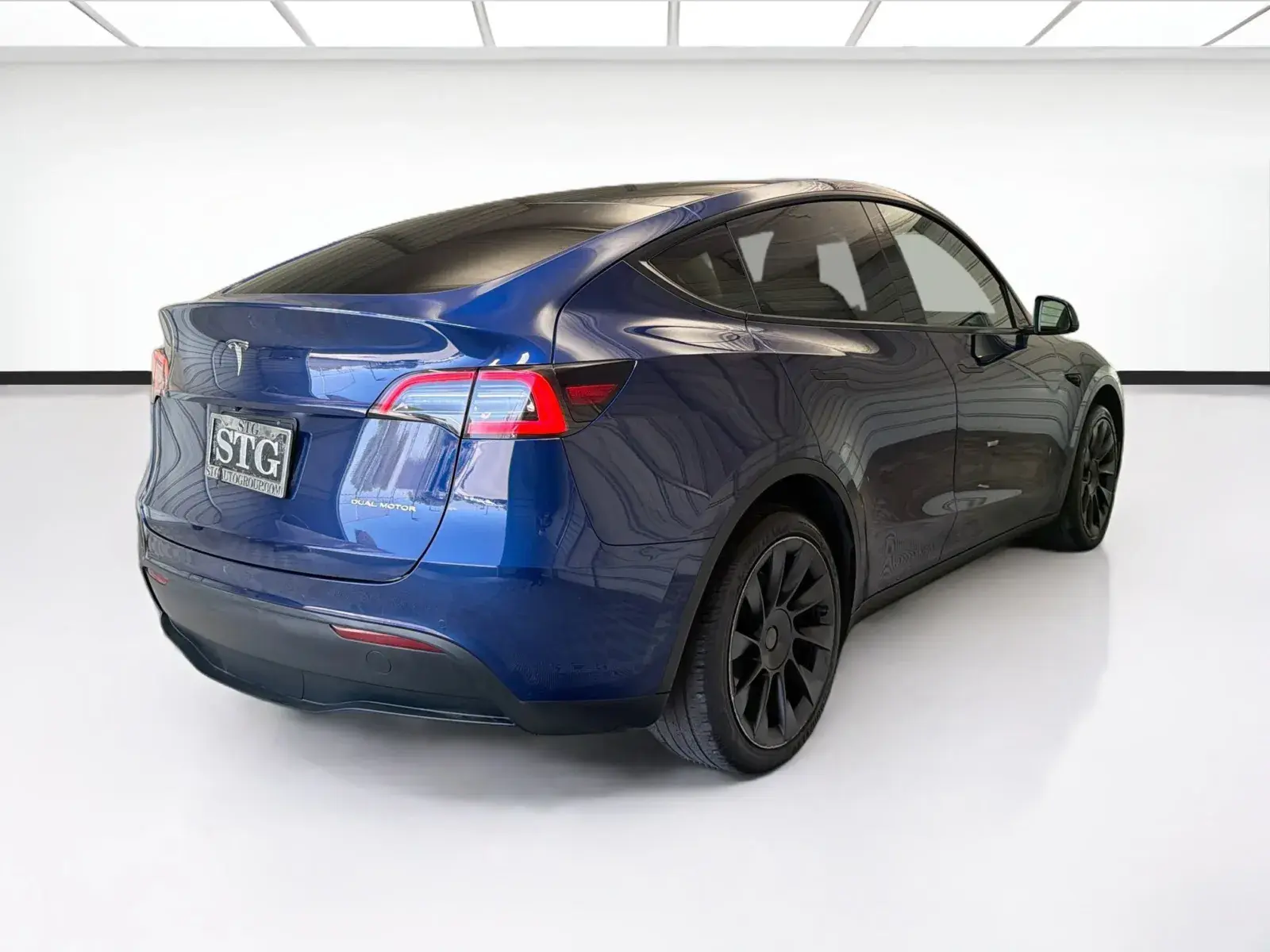 2022 Tesla Model Y Long Range Dual Motor AWD photo 4