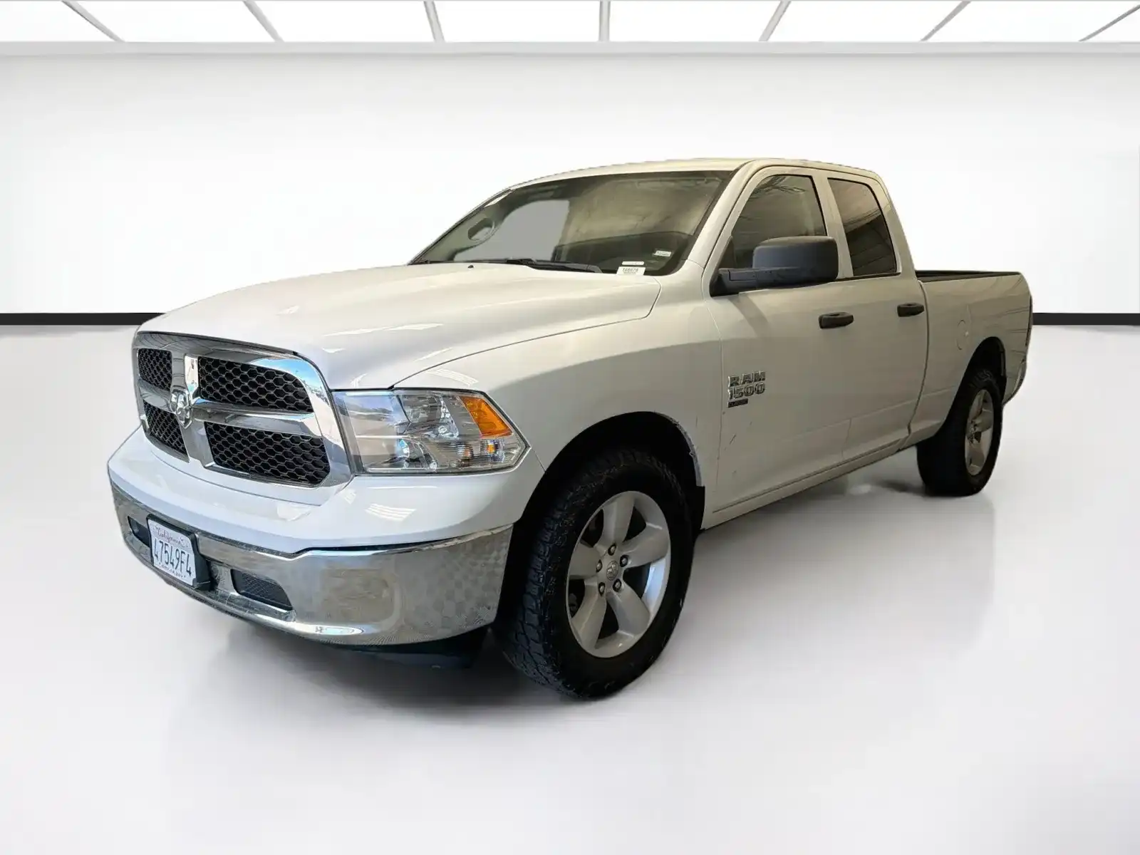 2024 RAM 1500 Classic SLT 4WD Quad Cab 6'4's photo