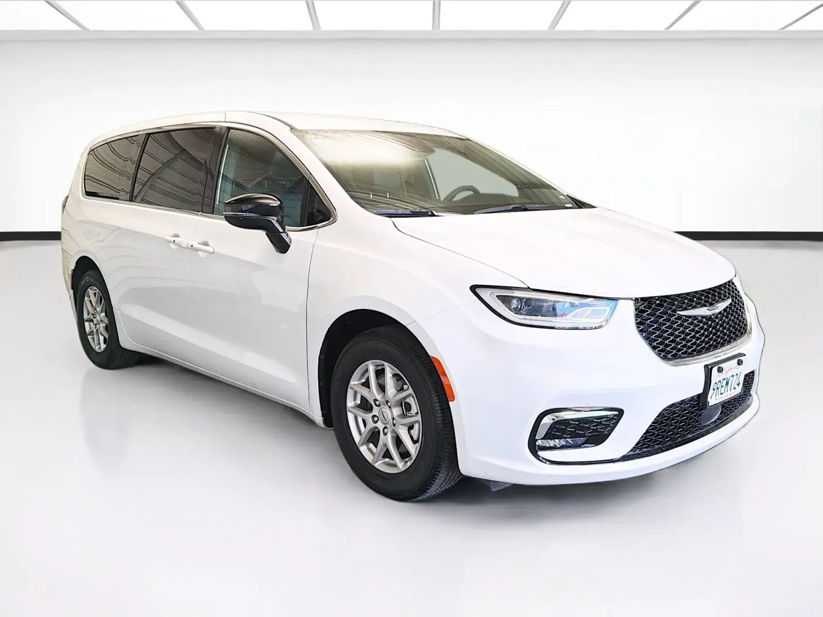 2025 Chrysler Pacifica Select photo 3