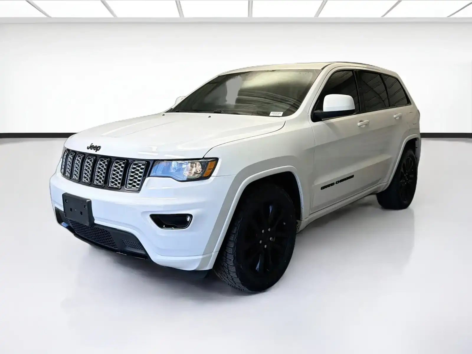 2018 Jeep Grand Cherokee Altitude's photo