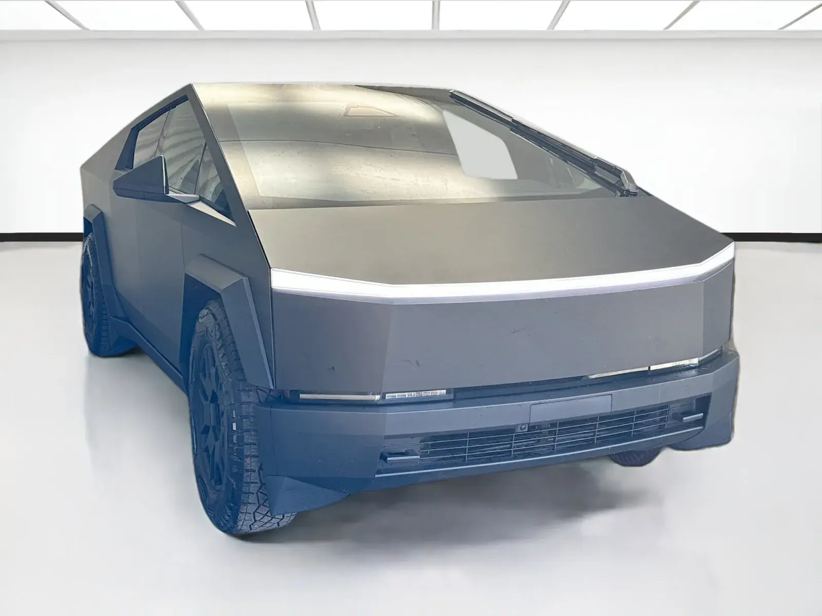 2024 Tesla Cybertruck AWD photo 3