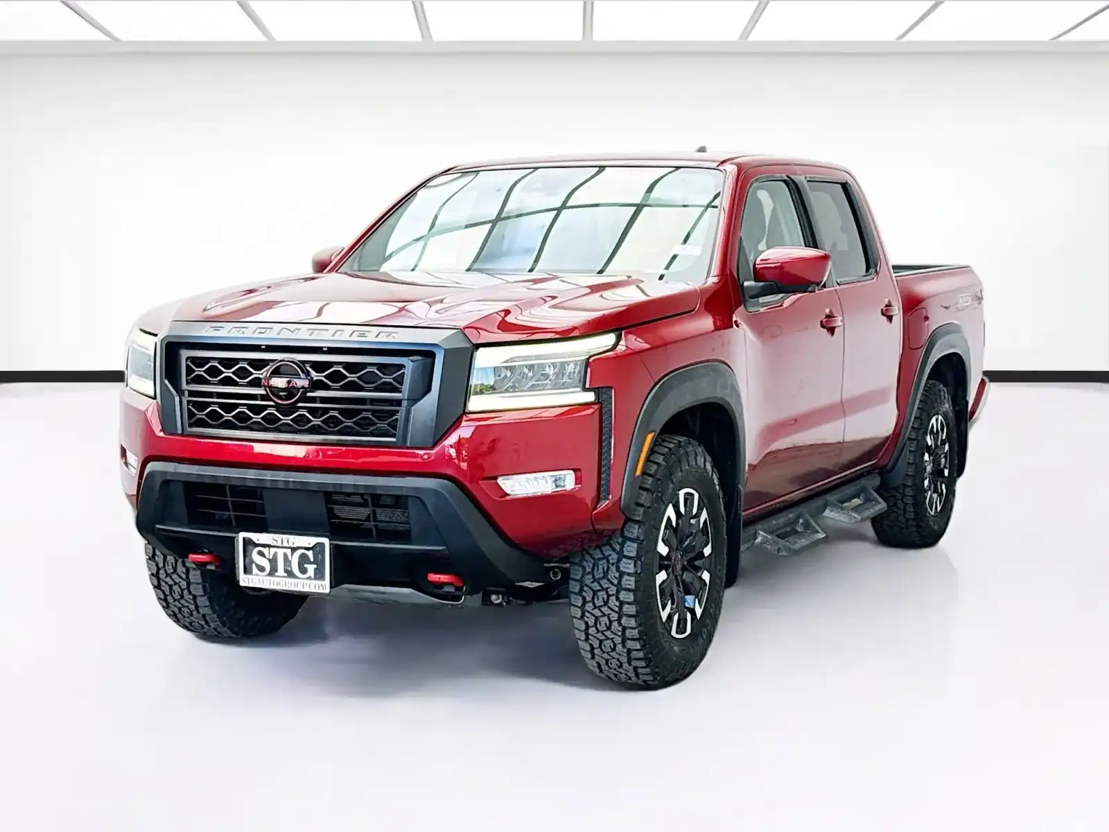 2023 Nissan Frontier PRO-4X Crew Cab 4X4's photo