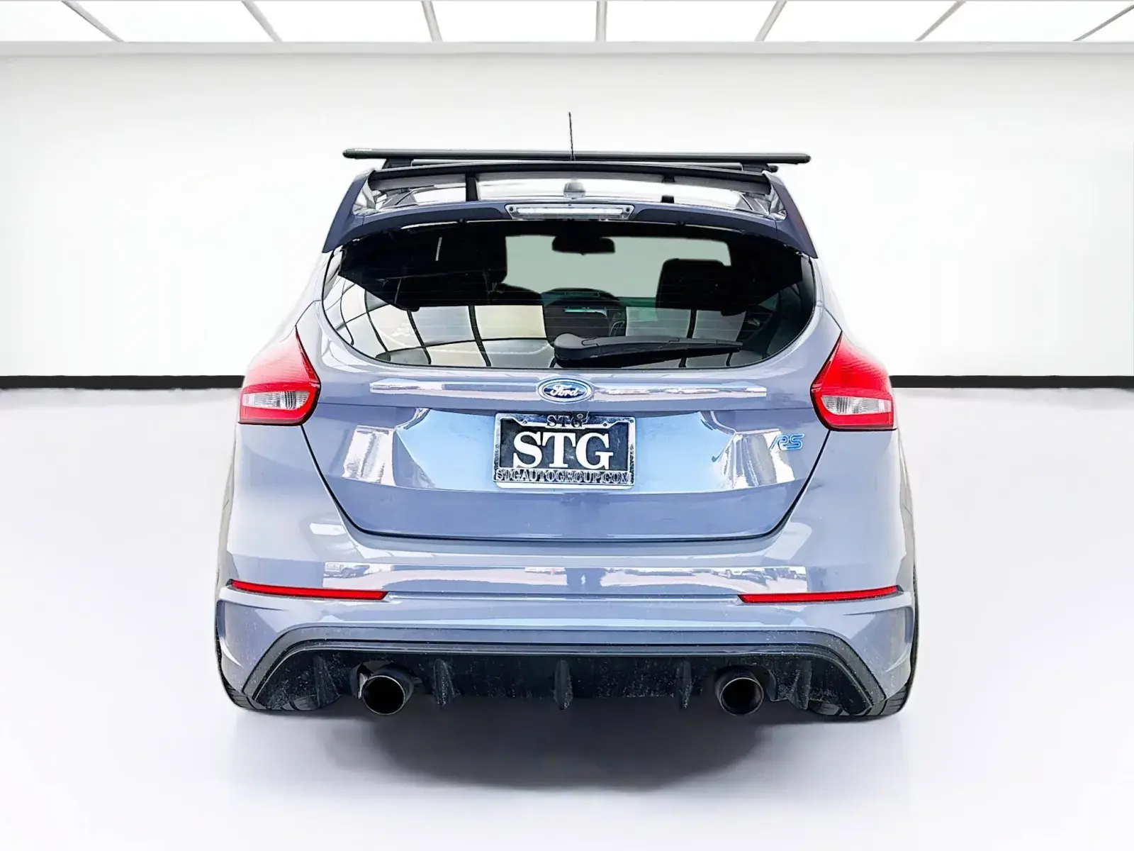 2016 Ford Focus 5 Door Hatch RS photo 5