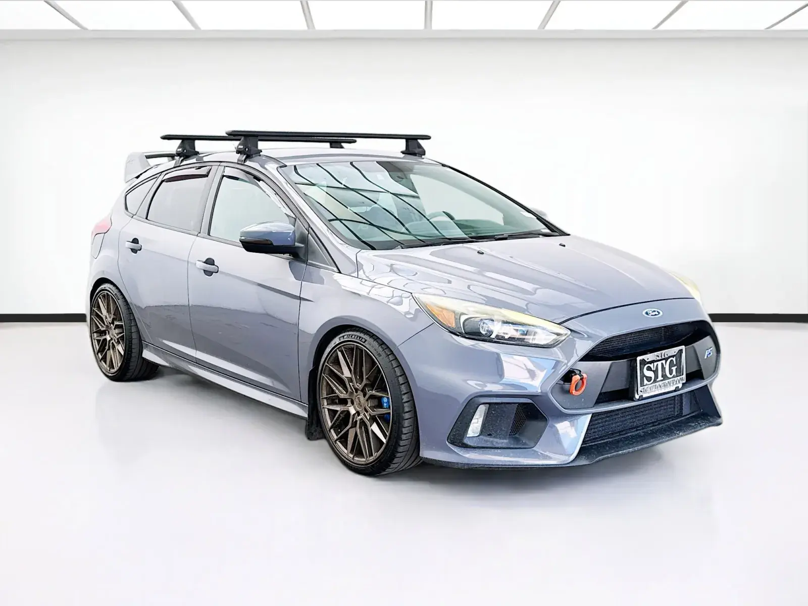 2016 Ford Focus 5 Door Hatch RS photo 3