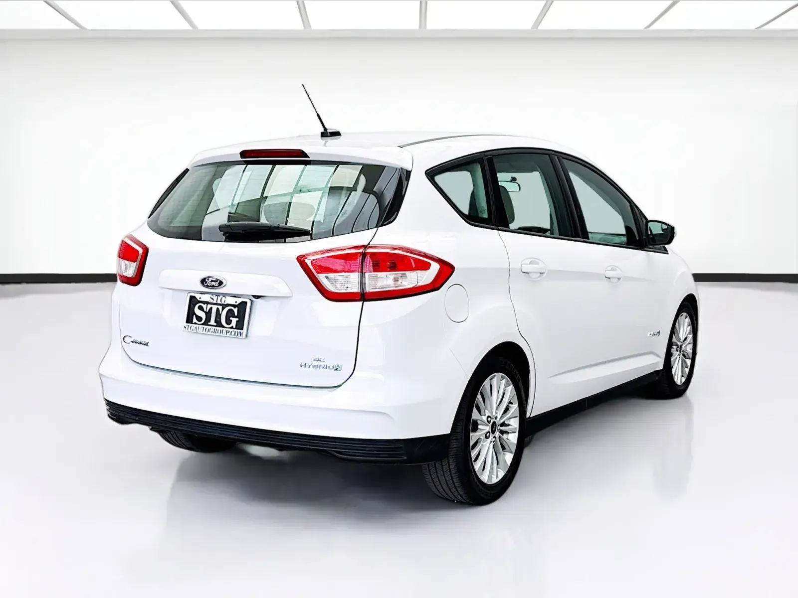 2017 Ford C-Max Hybrid SE photo 4