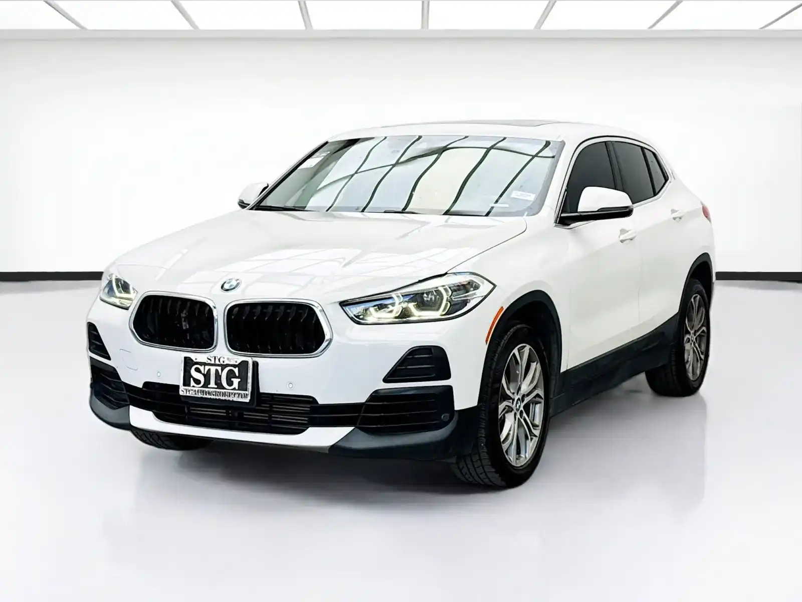 2022 BMW X2 xDrive28i's photo