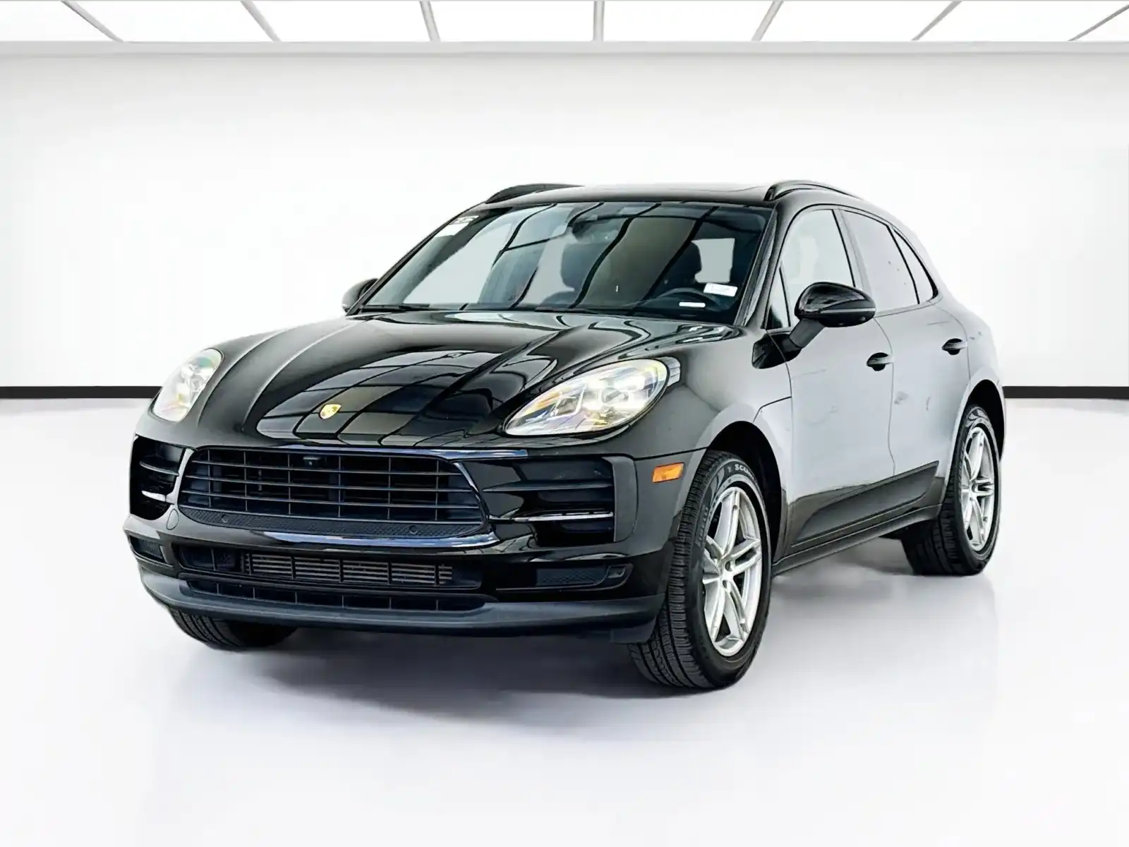 2020 Porsche Macan Base's photo