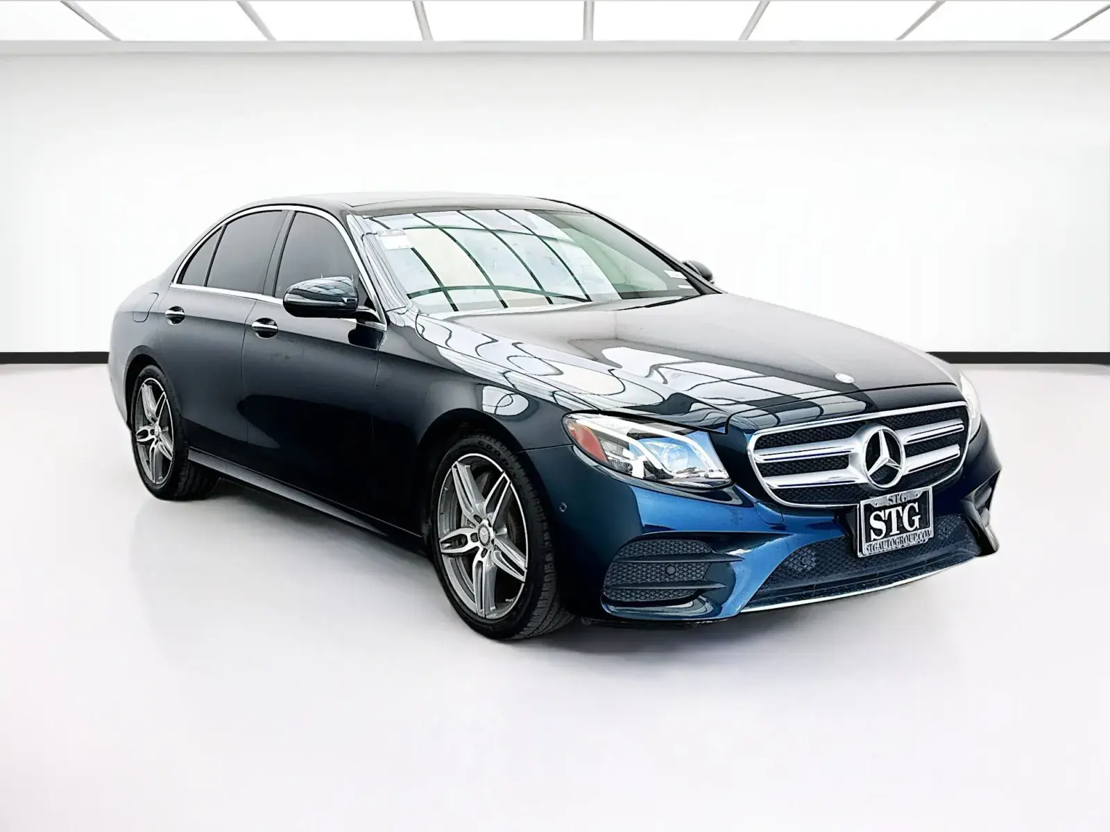 2017 Mercedes-Benz E-Class E300 photo 3