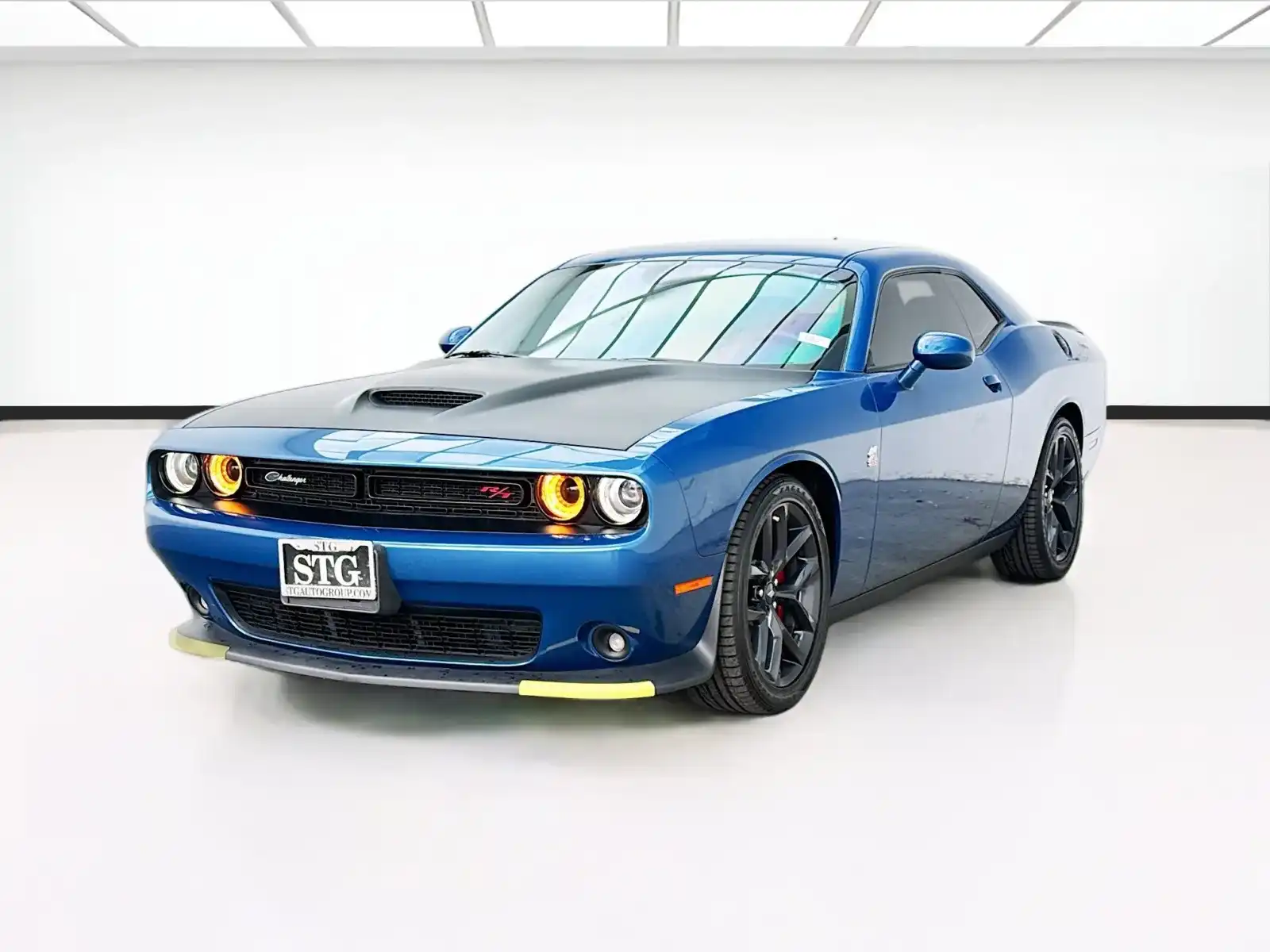 2021 Dodge Challenger GT Auto's photo