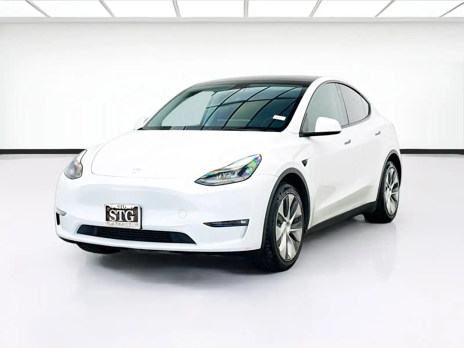 2023 Tesla Model Y Long Range Dual Motor All-Wheel Drive's photo