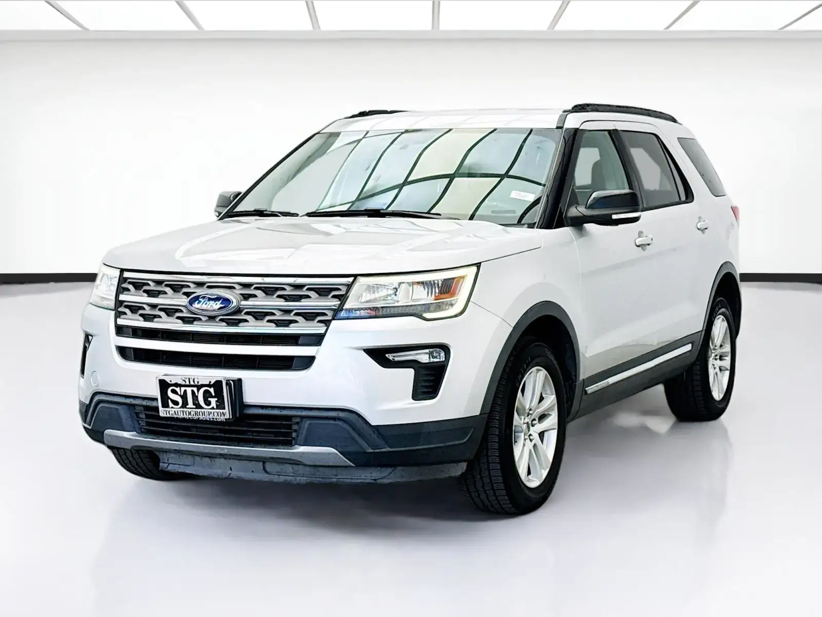 2018 Ford Explorer XLT 4WD photo 1