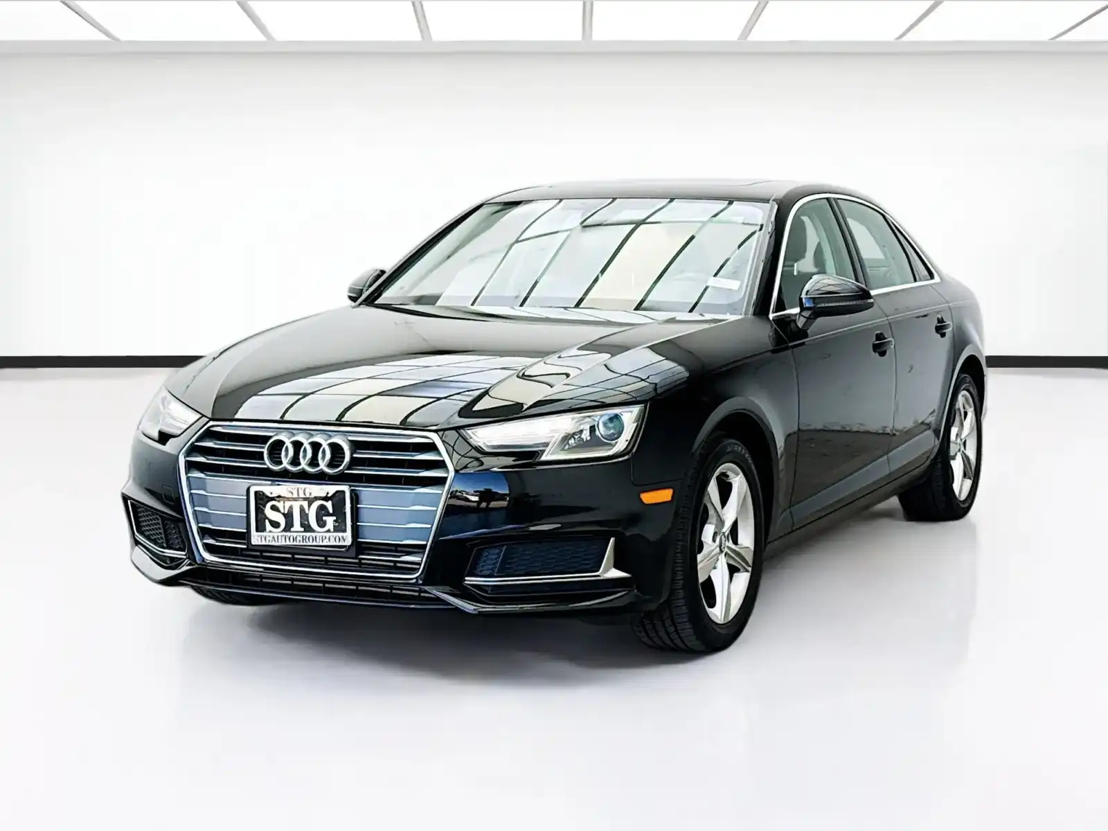 2019 Audi A4 2.0T FWD S tronic Premium's photo