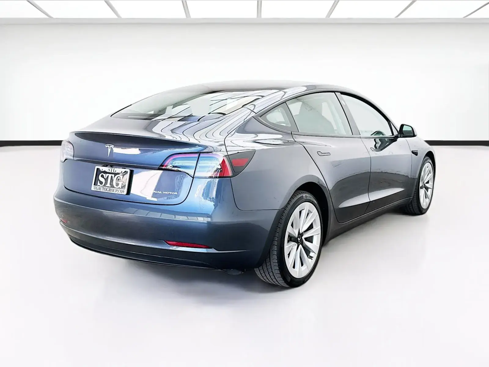 2023 Tesla Model 3 Long Range photo 4