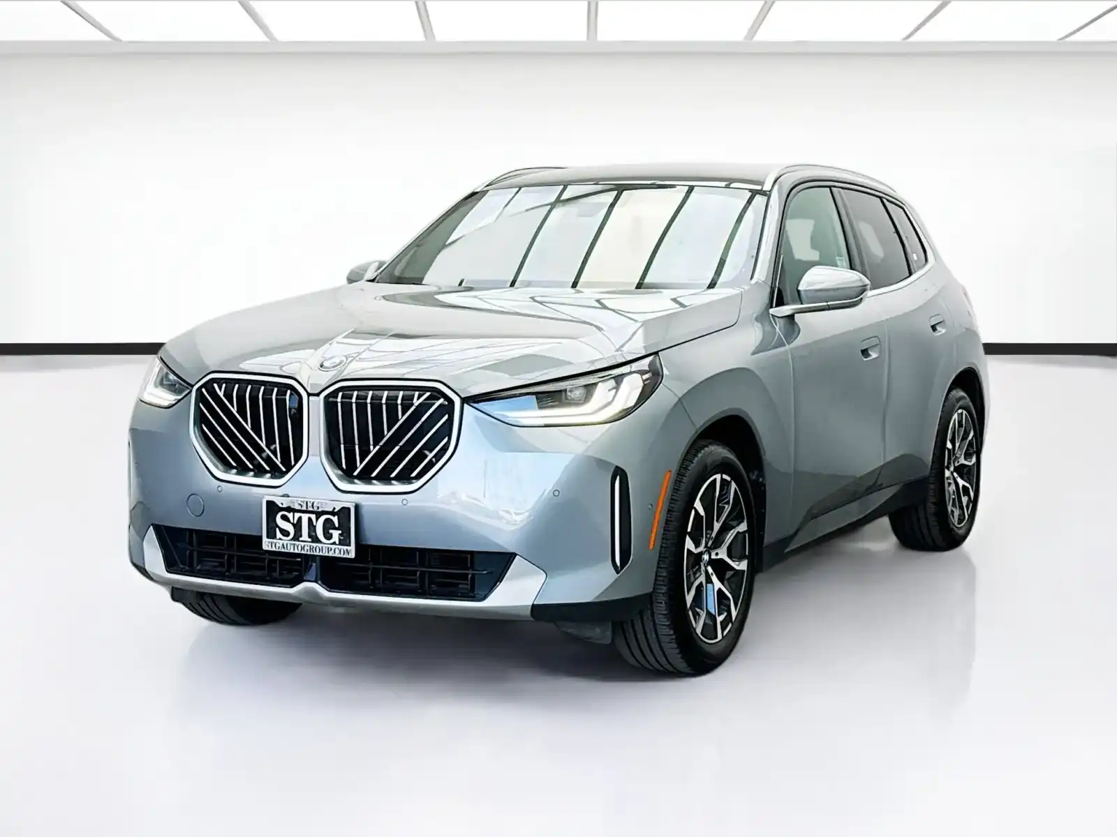 2025 BMW X3 30 XDRIVE's photo