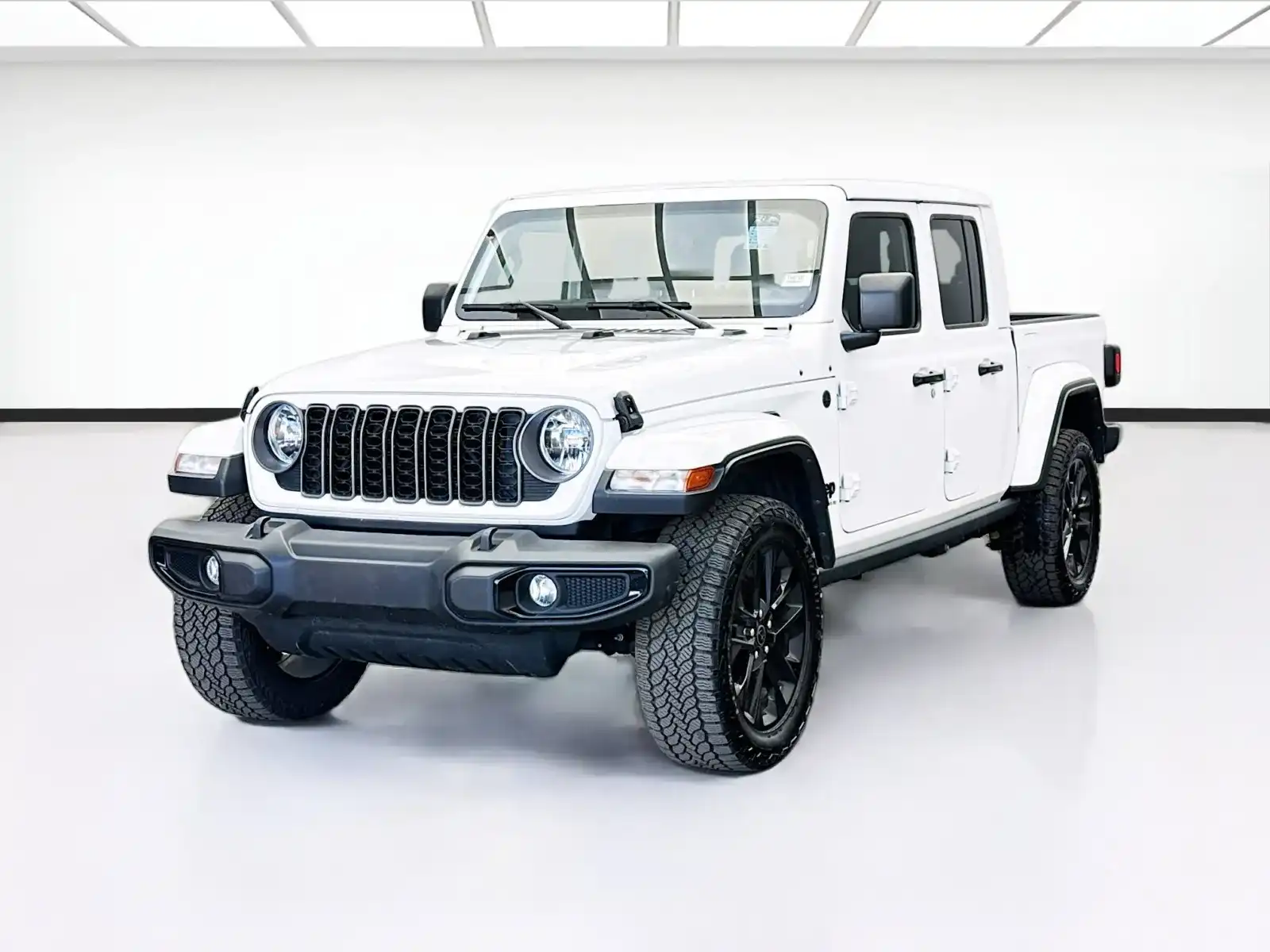 2025 Jeep Gladiator Nighthawk Auto's photo