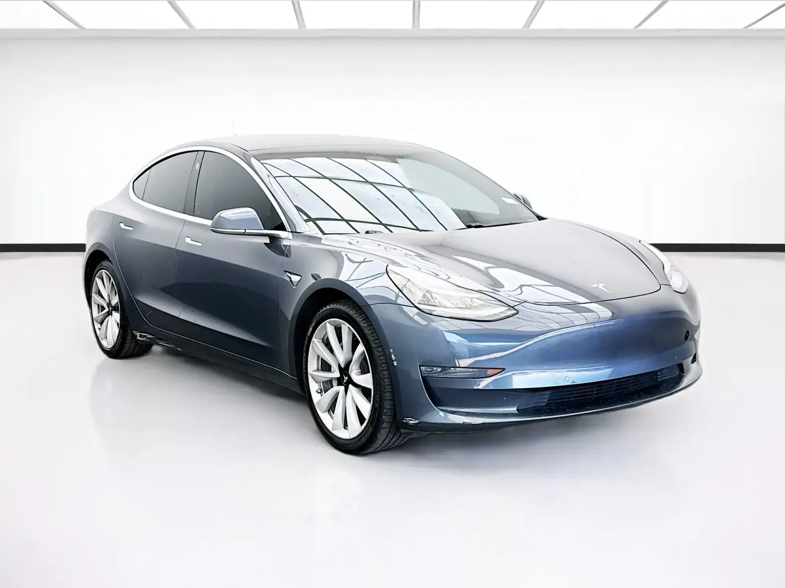 2020 Tesla Model 3 Standard Range Plus photo 3
