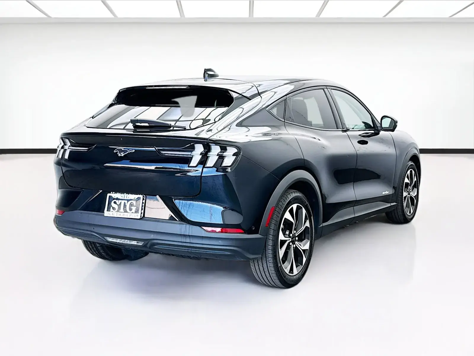 2024 Ford Mustang-Mach-e Select photo 4