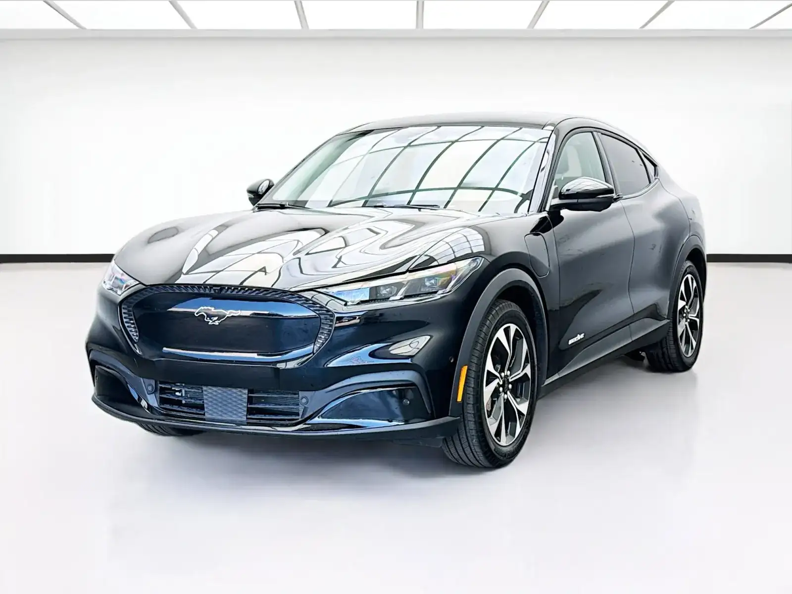 2024 Ford Mustang-Mach-e Select's photo