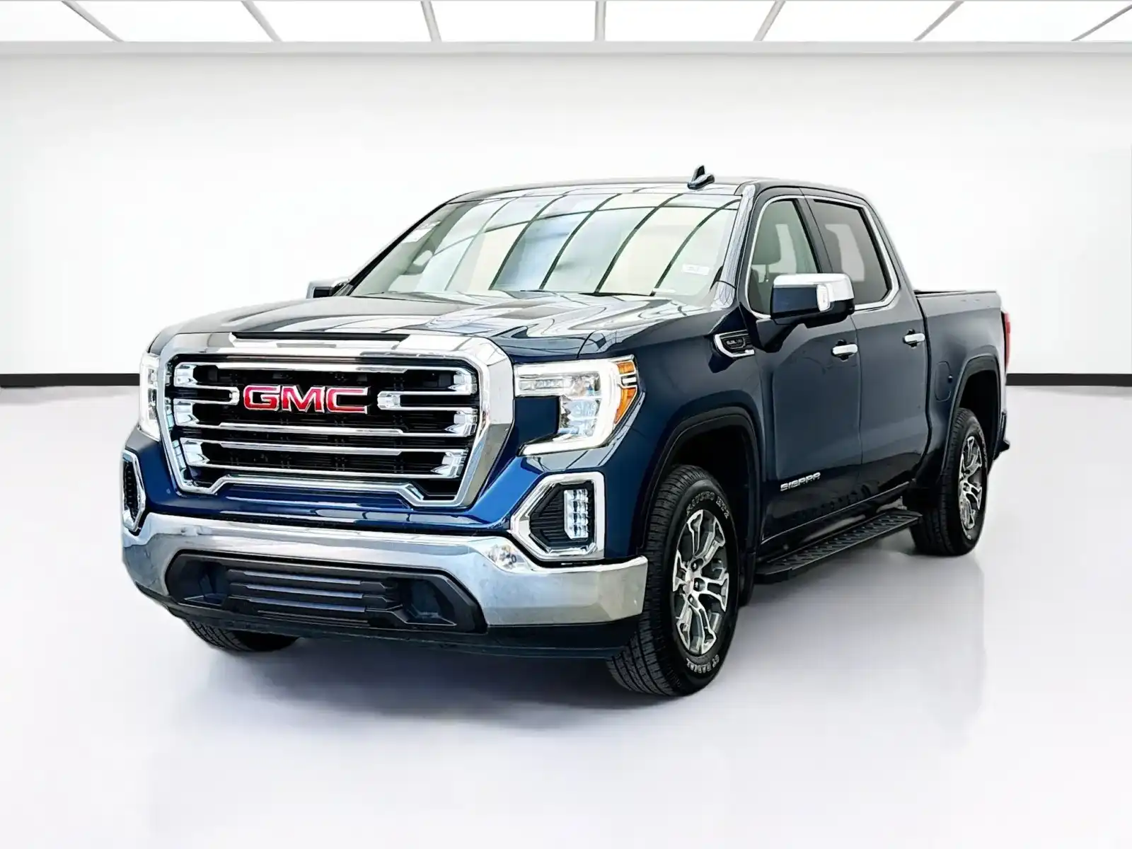 2021 GMC Sierra 2WD Crew Cab Short Box SLT's photo